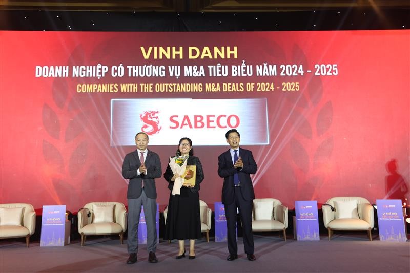 sabeco-duoc-vinh-danh-trong-hang-muc-thuong-vu-ma-tieu-bieu-2024-2025-1766493336.jpg