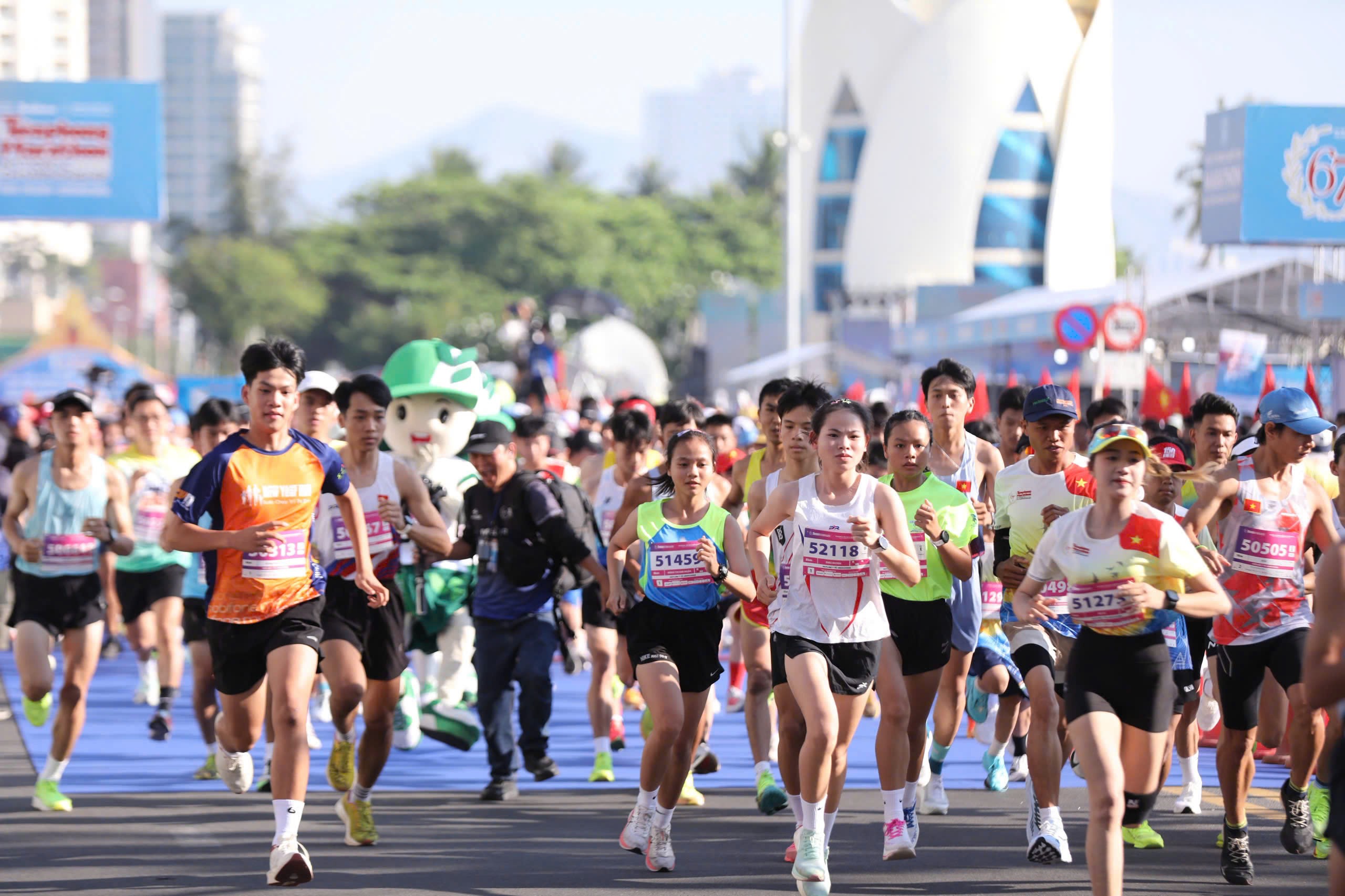 giai-vo-dich-quoc-gia-tien-phong-marathon-2026-tai-khanh-hoa-thu-hut-hon-12000-van-dong-vien-tham-gia-1775560763.jpg