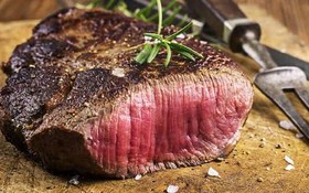 Ai cũng nghĩ thịt bò tốt, nhưng 4 nhóm người này ăn vào lại là "con dao hai lưỡi"