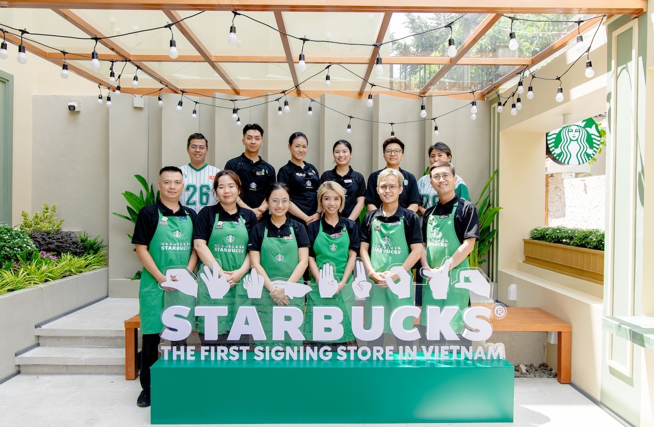 Starbucks Vietnam cam kết đồng hành cùng cộng đồng người Điếc và Khiếm Thính