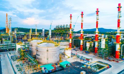 Tổ hợp hoá dầu lớn nhất Việt Nam đã chính thức vận hành, năm 2024 sẽ bán sản phẩm polymer ra toàn cầu