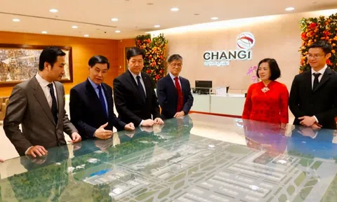 Bắt tay cùng Changi Airports, ông Johnathan Hạnh Nguyễn muốn “biến” Sân bay Cam Ranh như Sân bay Singapore