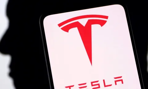 Kỹ sư 8 năm của Tesla từ chức, báo buộc Elon Musk thao túng dư luận