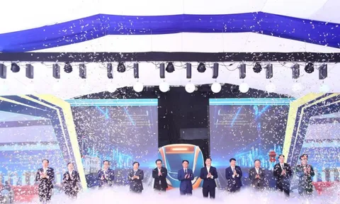 Metro 72.000 tỷ đồng nối thẳng trung tâm Hà Nội với Hòa Lạc chính thức khởi công