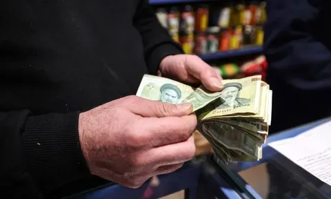 1 USD đổi được 1,4 triệu, lạm phát tăng vọt hơn 40%, người dân phẫn nộ: Chuyện gì đang xảy ra ở quốc gia quan trọng của BRICS?