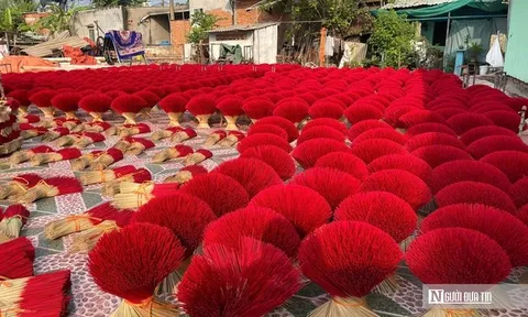 Làng nhang lớn nhất Nam Bộ chật vật "giữ lửa" trong cơn bão nhang công nghiệp