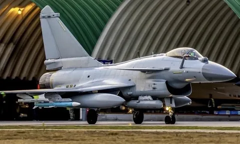 Ký thỏa thuận định mua 24 chiếc F-15, quốc gia Đông Nam Á bất ngờ đổi sang J-10 của Trung Quốc