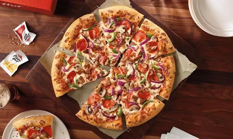 Pizza Hut sắp bay màu 250 cửa hàng, ông chủ Yum! Brands tính đường "bán tháo" vì đã quá chán nản?
