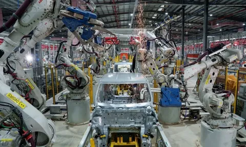 VinFast tuyển dụng 2.000 nhân sự tại quê hương của tỷ phú Phạm Nhật Vượng, thu nhập với vị trí công nhân tới 18 triệu đồng/tháng