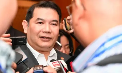 Lộ mặt người đàn ông lãi gần 3 tỷ USD nhờ cú sốc từ bạc