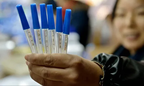 Vì sao người Trung Quốc bỗng đổ xô đi mua nhiệt kế thủy ngân?