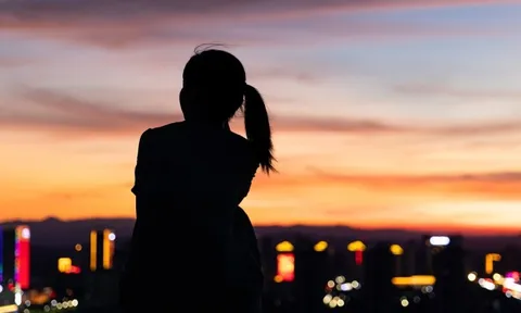 125 triệu người cô đơn ở Trung Quốc: Câu chuyện buồn từ ứng dụng điểm danh ‘bạn chết chưa?’, 90% khách hàng là phụ nữ độc thân 25-35 tuổi