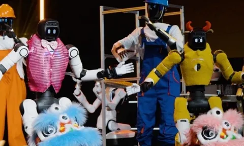 Người dân Trung Quốc thuê "đội quân sắt" để mua vui trong dịp Tết: Là mốt nhất thời hay xu thế dài hạn?