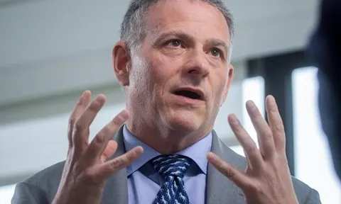 Tỷ phú Mỹ dự báo vàng dần thay thế USD trở thành tài sản dự trữ toàn cầu