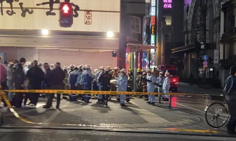 Đêm lễ Valentine ám ảnh tại Nhật Bản: 3 nam thanh niên bị đâm gục giữa phố đông, nghi phạm 20 tuổi ôm dao biến mất