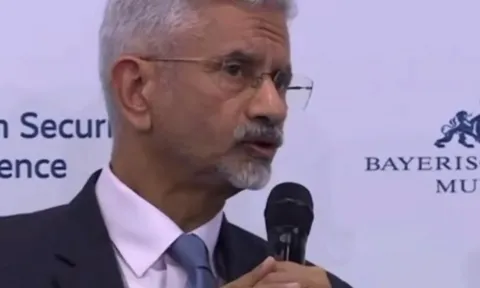 Ấn Độ tuyên bố cam kết độc lập trong việc mua dầu Nga