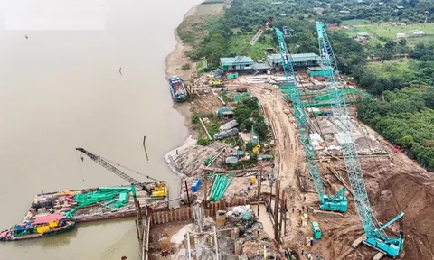 Mục sở thị đại công trường thi công 7 cầu bắc qua sông Hồng