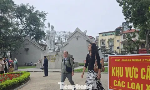 Xử lý loạt bãi xe tự phát quanh hồ Hoàn Kiếm