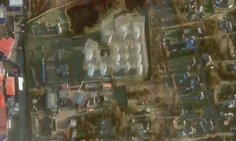 Ukraine tấn công tầm xa, chọc thủng lưới bảo vệ, kho dầu Nga bốc cháy