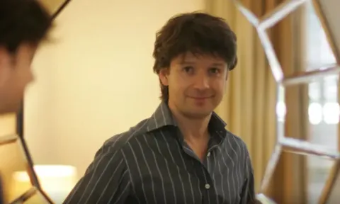 Nhà đồng sáng lập hãng thời trang Asos ngã từ ban công tòa nhà cao tầng ở Thái Lan