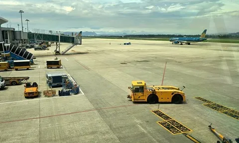 Flycam bay trái phép, đường băng sân bay Đà Nẵng phải tạm ngưng