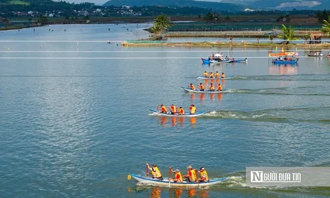 Ngư dân miền biển Đắk Lắk tưng bừng tham gia hội đua thuyền đầu năm