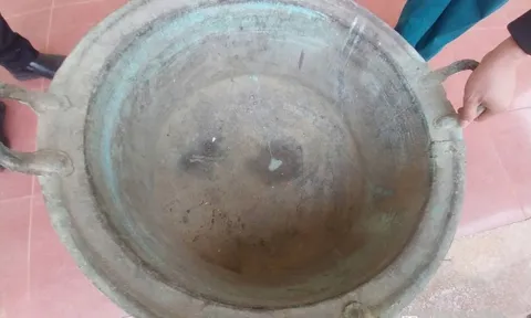 Cận cảnh những cổ vật hàng trăm năm nhiều lần bị trộm nhưng "tự quay về" với bản làng