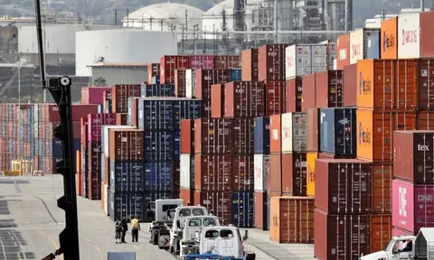 Chính phủ Mỹ đối mặt áp lực hoàn thuế hàng trăm tỷ USD