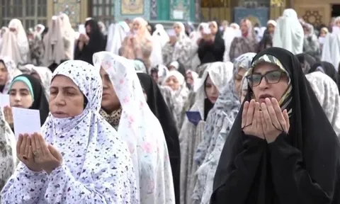 Hàng triệu người Iran nhận thông báo lạ từ ứng dụng cầu nguyện