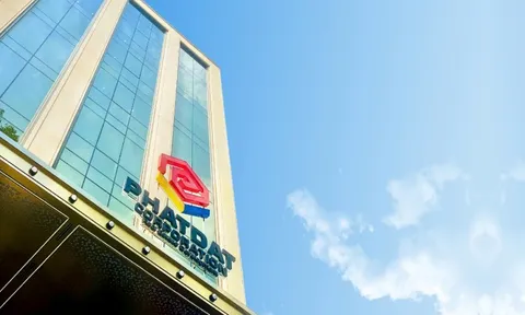 Từ hai thương vụ trái chiều của Phát Đạt