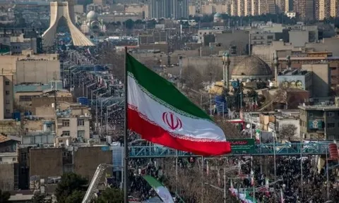 Top 3 thế giới về sản xuất "máu cho nền kinh tế", tăng trưởng GDP của Iran vẫn gần như bằng 0