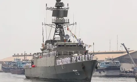 Tàu chiến Iran chìm ngoài khơi Sri Lanka, hơn 100 người mất tích