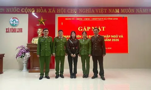 Nữ dược sĩ xung phong nhập ngũ và hành trình viết tiếp ước mơ