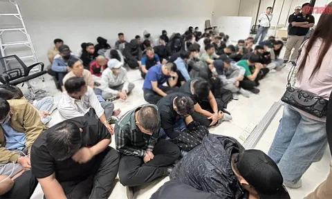 Cảnh sát Thái Lan bắt giữ 94 người Việt tại tụ điểm cờ bạc trực tuyến, thu giữ hơn 500 điện thoại