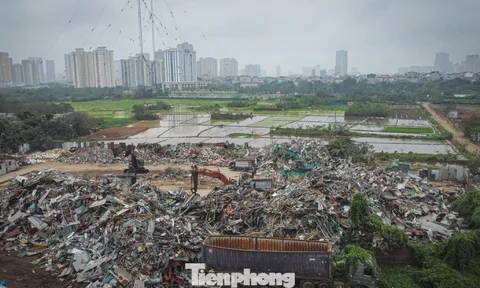 ‘Núi’ phế liệu trên khu đất nông nghiệp rộng 4,3ha ở Hà Nội