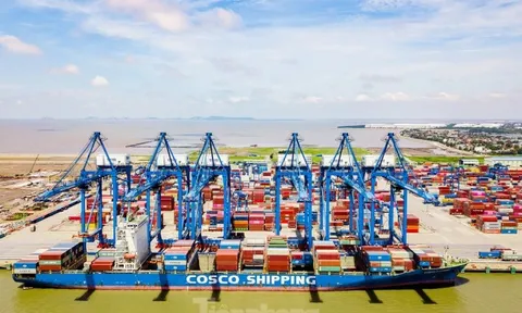 Xung đột Trung Đông đẩy chi phí đường sắt, hàng không và logistics tăng