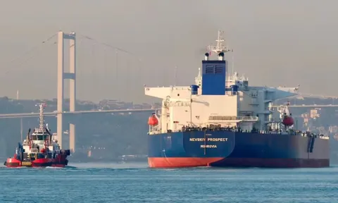 Dầu Nga 'không còn một giọt để mua', 30 triệu thùng đang đứng im bất ngờ đi thẳng đến một nước châu Á