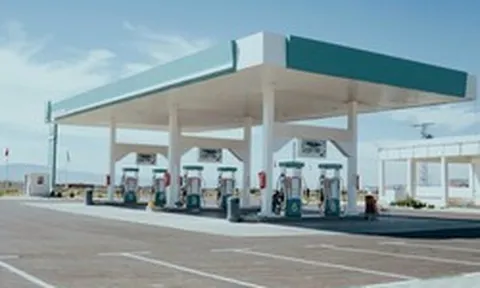 Campuchia hứng 'cú sốc' từ xung đột Trung Đông: Gần 2.000 cây xăng đóng cửa vì hết hàng