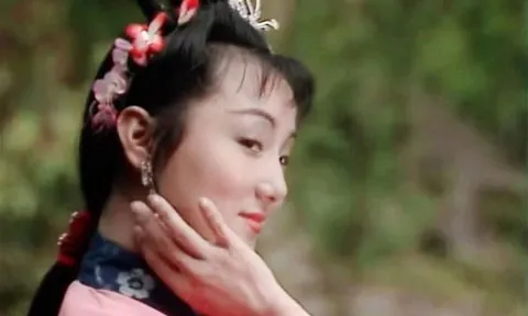 Cô thôn nữ đen đủi trong "Tây du ký": Ngoài đời có học vấn nổi trội, là Giám đốc nhà hát