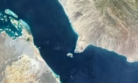 Phong trào Houthi dọa đóng cửa Eo biển Bab el-Mandeb nếu Mỹ - Israel leo thang chiến tranh với Iran