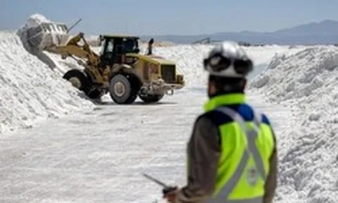 Kho báu trị giá 1.500 tỷ USD nằm trong một ngọn núi lửa cổ đại khiến Mỹ "nửa mừng nửa lo"