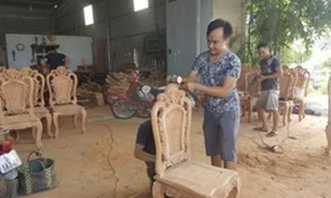 Từ 20 triệu đồng, anh thợ SN1990 thu 20 tỷ/năm nhờ chiếc máy đục CNC 'vực dậy' cả một nghề truyền thống