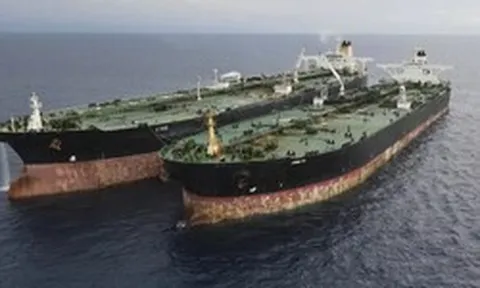 Phát hiện cả chục tàu chở gần 1 triệu tấn dầu Nga đang đến Trung Quốc thì quay đầu, đi thẳng đến Ấn Độ