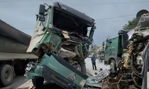 Tai nạn liên hoàn nghiêm trọng trên quốc lộ 1 khiến 3 ô tô biến dạng, tài xế mắc kẹt tử vong trong cabin