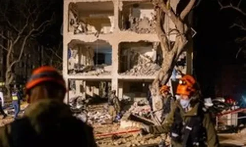 Israel tuyên bố cuộc chiến với Iran mới được nửa chặng; G7 sẵn sàng hành động vì năng lượng