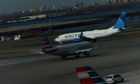 Giá dầu tăng vọt vì xung đột Iran, hãng hàng không lớn nhất nước Mỹ phải 'cắn răng' cắt giảm hàng loạt chuyến bay