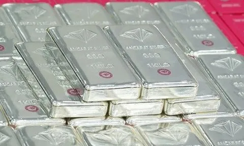 Giá bạc hôm nay (23/3): Tiếp tục suy yếu