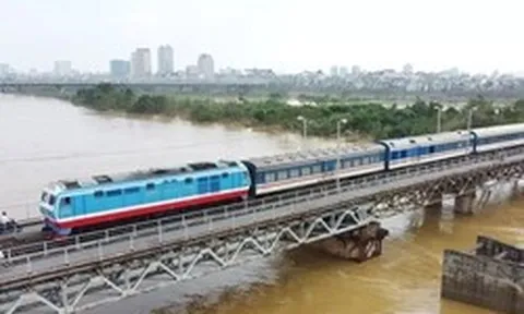 Nguy cơ đứt gãy vận tải nếu dừng chạy tàu vào trung tâm Hà Nội