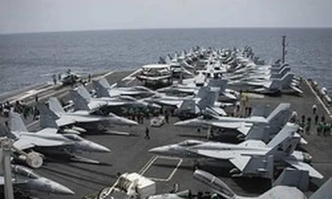 Iran sắp ra luật thu phí qua lại eo biển Hormuz