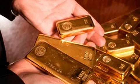 Nghịch lý khó hiểu: Vàng là "nơi trú ẩn an toàn", sao giá lại giảm giữa xung đột Iran, trong khi xăng lại tăng?